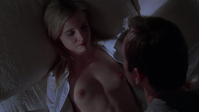 American Beauty 05 - Smuk Amerikansk Babe Mena Suvari