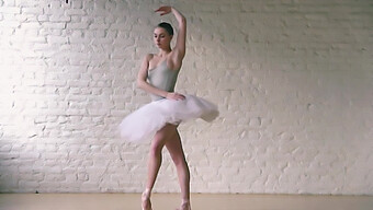 Balerina E...