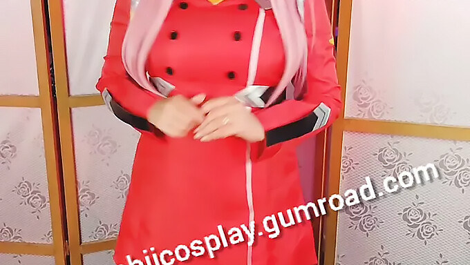 Teen (18+) Cosplay V Videu S Vánoční Tématikou