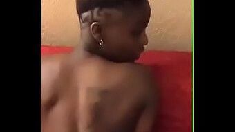 Garota Negra Quer Sexo Anal Neste Vídeo Quente