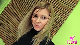 Ruská Blondýnka Elizabeth J Ukazuje Svou Oholenou Kundičku V Amatérském Videu!